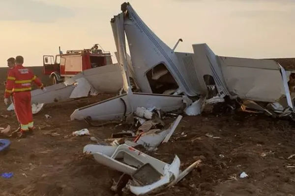 Avion prăbușit la Tuzla. O persoană a murit și alta este rănită. Imagini de la locul accidentului