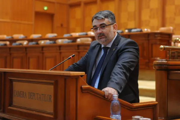 Un pesedist demisionar se întoarce în grupul deputaților PSD după trei luni