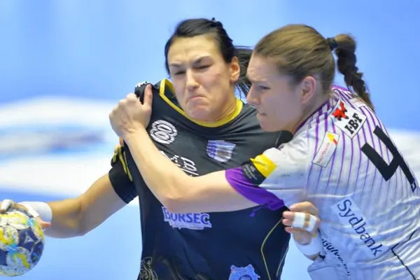 Probleme pentru CSM! Cristina Neagu s-a accidentat și ratează meciul cu Bietigheim!