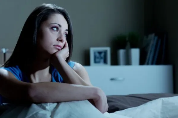 Te întrebi de ce nu dormi noaptea? Iată care sunt alimentele care provoacă insomnii