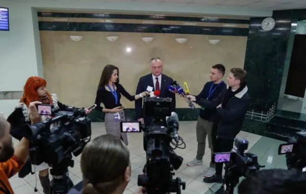 Cadoul lui Putin. Igor Dodon a revenit la Chișinău într-un avion al Gazprom