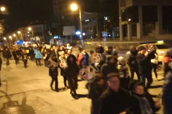 Proteste în întreaga țară. Mii de oameni pe străzi: "Rezistăm, justiția apărăm!"
