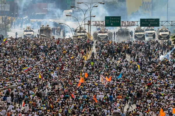 Violențe în Venezuela, Rusia și Franța