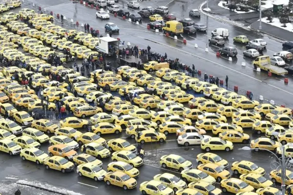Guvernul a căzut la pace cu taximetriștii. Ce le-a promis secretarul general Toni Greblă