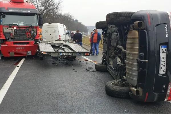 Accident în lanț pe DN1. Trafic reluat după ce 6 mașini s-au ciocnit violent