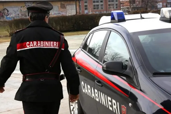 Un român a bătut trei patrule de carabinieri, într-un bar din Italia