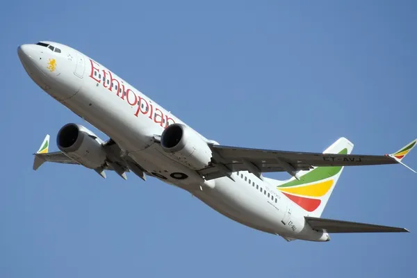 Accidentul aviatic Ethiopian Airlines. Companiile care suspendă folosirea avionelor Boeing 737 Max 8