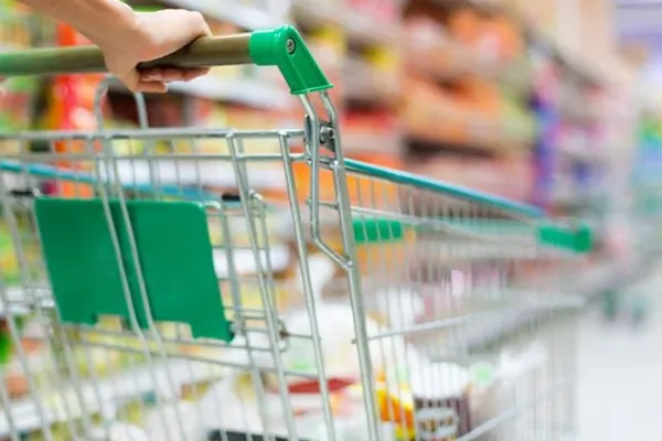 Răzvan Cherecheș: ”Supermarket-urile vor deveni focare!” Ce spune specialistul despre noile restricții