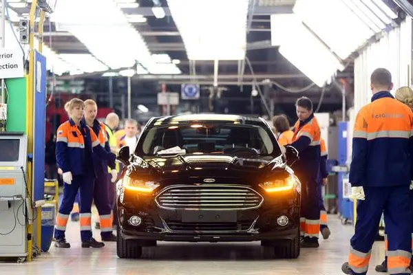 Criza auto. Ford ar putea închide două fabrici din Rusia. România, momentan nu este afectată