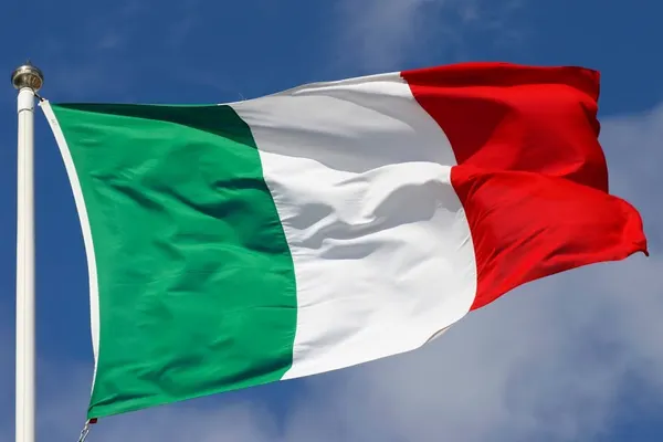121 de români vor să candideze la alegerile locale din Italia - majoritatea sunt femei