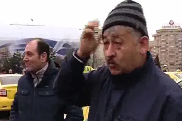 Taximetriști agresivi. Reacție deplasată a unui șofer la adresa jurnalistei Realitatea