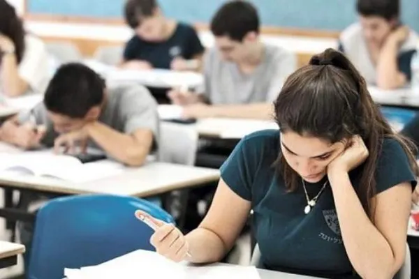 Absențe la bacalaureat la proba de matematică/istorie - obligatorie a profilului