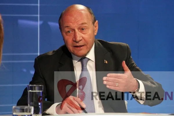 Cum au fost mințiti pensionarii în ultimii doi ani! Traian Băsescu vine cu dovada