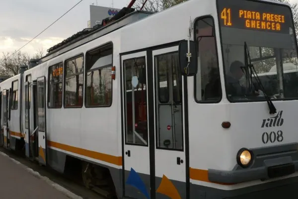 Trafic blocat pe linia tramvaiului 41 din cauza unui accident