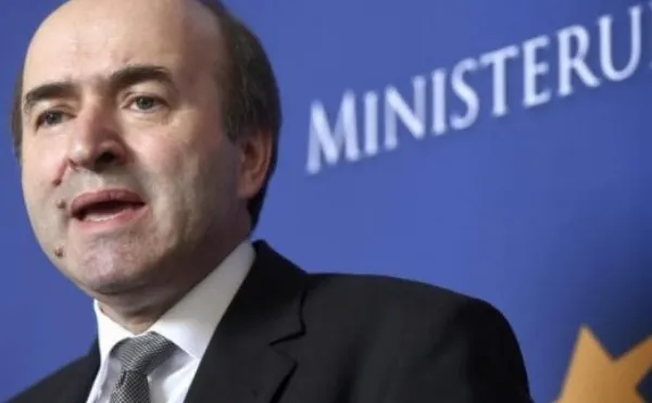 Pensia specială a lui Toader, mai mare decât chiria pentru aurul ţinut la Banca Angliei