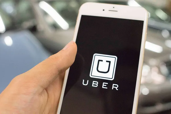 Uber reacționează după OUG-ul Guvernului Dăncilă. "Vom continua să operăm ca până acum"