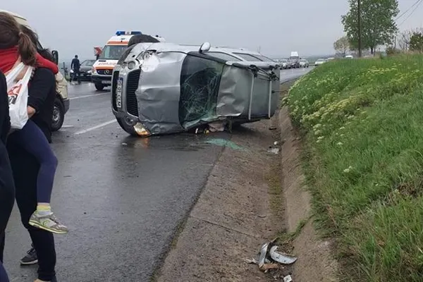 Accident extrem de grav în județul Iași: Un copil încarcerat, mai multe persoane rănite