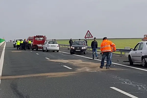 Accident grav pe Autostrada Soarelui: Un tir încărcat cu deșeuri metalice a lovit o autoutilitară