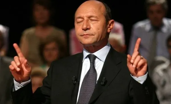 Traian Băsescu, atac la Dragnea". "O să pună aurul în beci, la Alexandria"