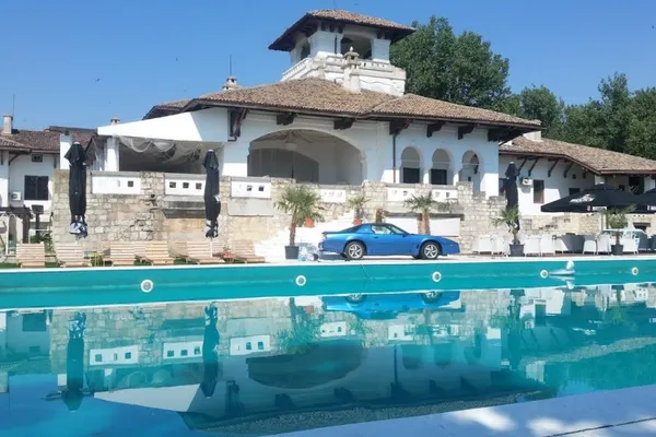 Castelul Reginei Maria din Mamaia, în mijlocul unui scandal. Guvernul atacă în instanță