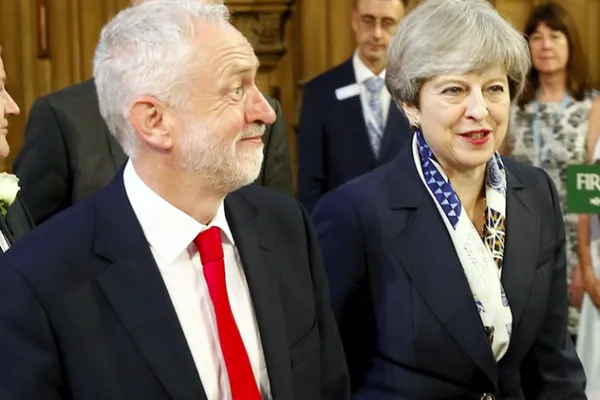 Furie printre radicalii Brexit-ului și haos în guvern din cauza negocierilor May-Corbyn