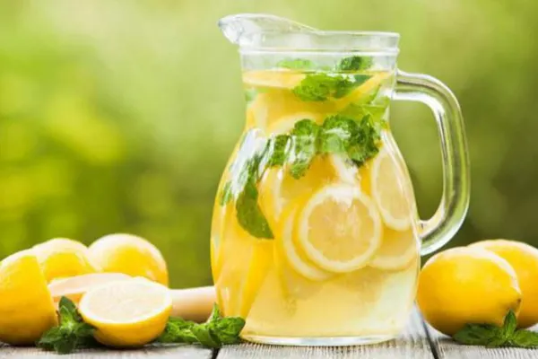 Beneficiile consumului de limonadă pentru sănătate. Băutura te poate ajuta să slăbești