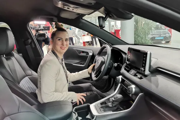 Toyota Rav4 hybrid, maşina pe care o vor lua medaliaţii români cu aur la JO Tokyo 2020