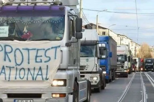 Protestul transportatorilor a avut efect. Guvernul dă înapoi. Ce se întâmplă cu rovinietele expirate