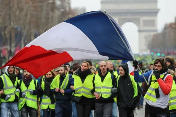 VIDEO Vestele galbene. Noi proteste, noi confruntări cu poliția franceză