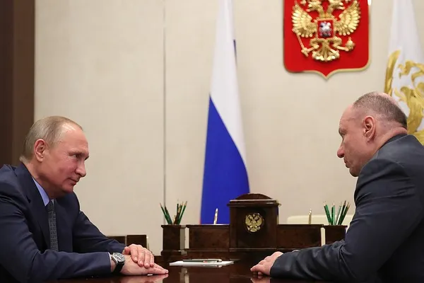 Oficial de la Kremlin: Rusia are suficiente rezerve pentru a compensa scăderea bruscă a preţului petrolului