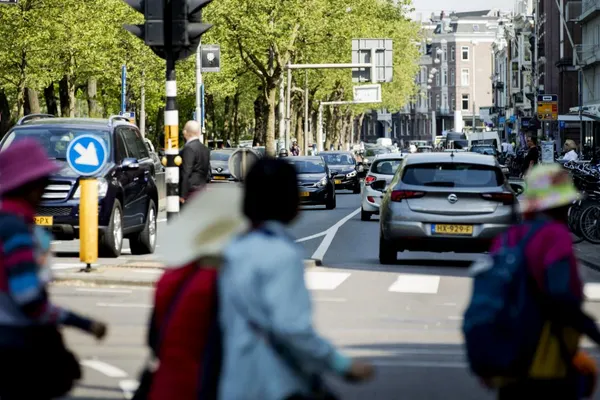 Orașul care interzice circulația mașinilor pe motorină și benzină