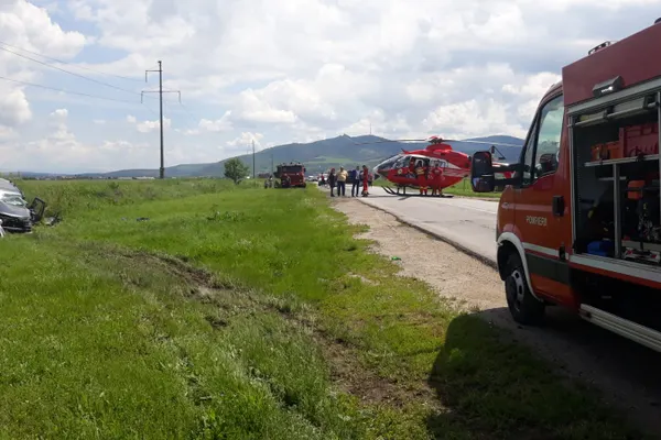 Accident grav în Arad. S-a intervenit cu elicopterul SMURD
