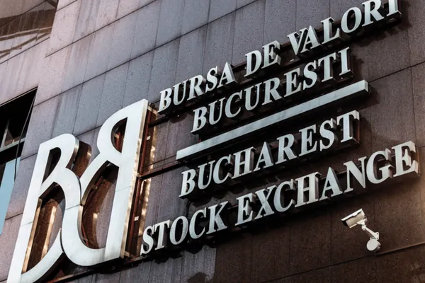 Bursa de Valori București consemnează SCĂDERI bruște după anunțul premierului Ciolacu privind ieșirea PSD de la guvernare