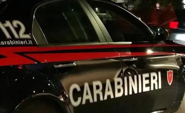 Român arestat în Italia, acuzat că și-a bătut soția gravidă și a obligat-o să se prostitueze