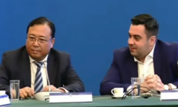 Cine sunt chinezii și turcii cu care Guvernul vrea să facă "autostrada imposibilă" Ploiești-Brașov