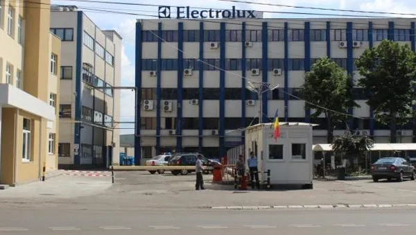 Electrolux concediază 1.700 de angajați și închide o fabrică din Italia. Sindicatele au declanșat grevă