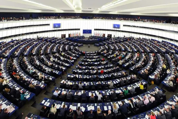 Nume nou în scandalul de corupție din Parlamentul European! Cine este fostul comisar verificat de Comisia Europeană