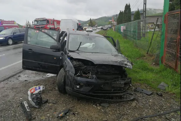 Accident rutier cu cinci victime pe raza localității Păltinoasa, din Suceava