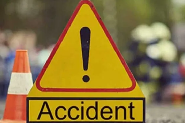 Accident rutier extrem de grav! Două TIR-uri s-au făcut praf, circulație blocată
