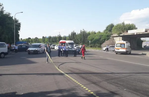 Accident înfiorător, la Pitești: un mort, 5 răniți