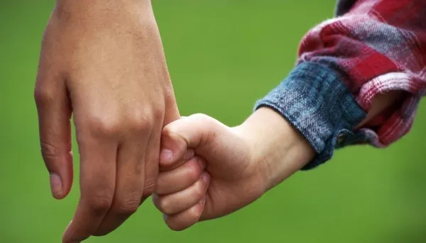 Anchetă socială în cazul unui copil român internat într-un centru maternal din Germania