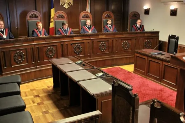 Cum controlează Plahotniuc Curtea Constituțională care a invalidat guvernul Maia Sandu