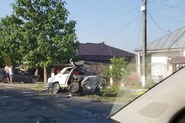 Un polițist din Galați a provocat un accident îngrozitor cu 2 morți