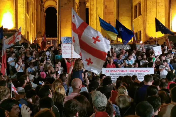 Protestele din Georgia au dat rezultate: proiectul de lege controversat care a scos oamenii în strada a fost retras