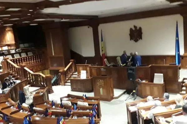 Guvernul Maia Sandu a început "dezoligarhizarea". Se anunță o nouă zi de foc! (VIDEO)