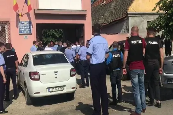 ALERTĂ MAXIMĂ! Polițiști, jandarmi, câini, un elicopter în căutarea celui care a ucis un polițist