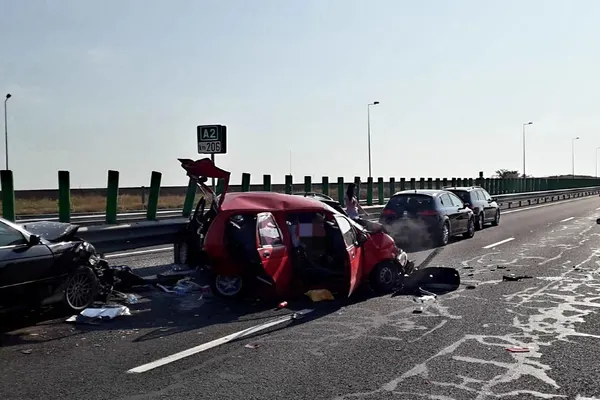 UPDATE: Circulaţie reluată pe Autostrada Soarelui, după un grav accident (GALERIE FOTO+VIDEO)