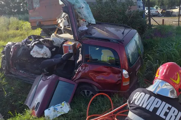 Accident cumplit pe E85. O persoană a murit și alte două sunt rănite