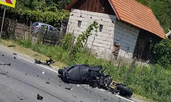 Accident mortal, în jud. Hunedoara: motocicletă, impact catastrofal cu un TIR