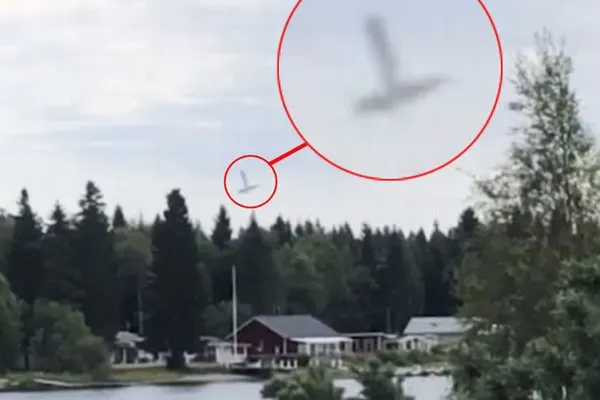 VIDEO Momentul prăbușirii avionului din Suedia, cel mai grav accident aviatic din istoria țării